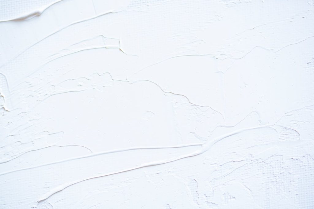 Zelf stucen: handige tips voor een gladde muur